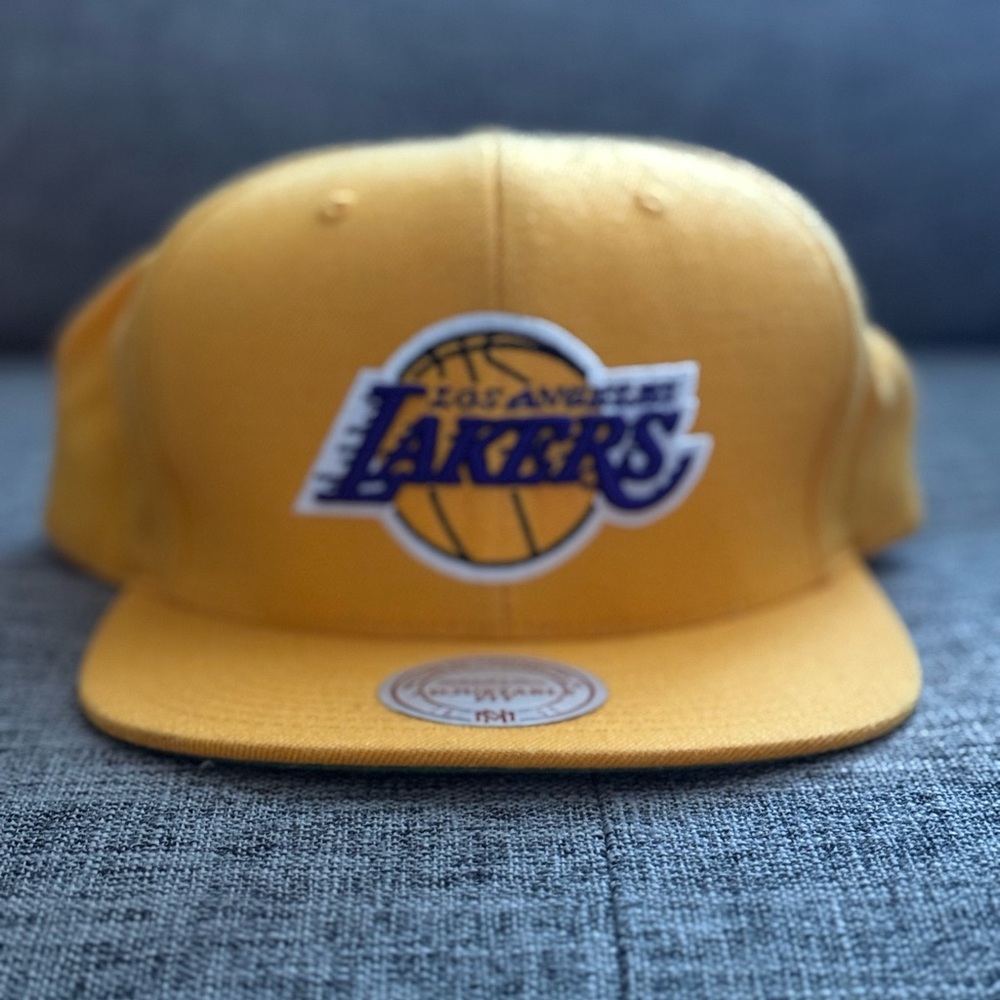 Mitchell & Ness Lakers Gold Cap 2015